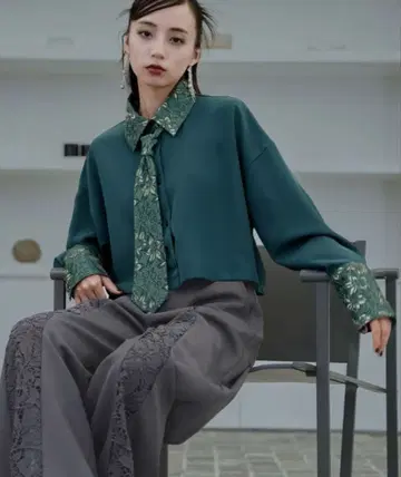 HARE 넥타이 숏 셔츠 그린