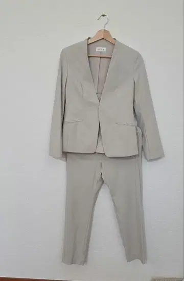 PLST 베이지 수트 셋업 셋업