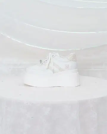 RoseMuse Glitter point sneakers