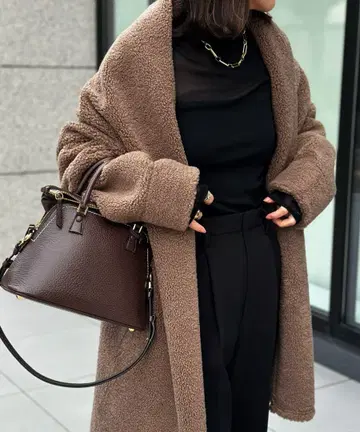엠마테일러 본딩 보아 코트