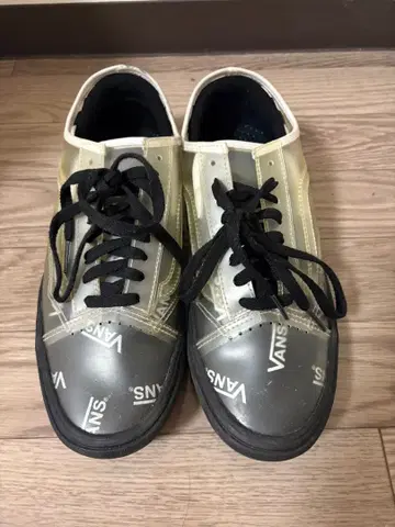 VANS 로고 프린트 스니커즈 블랙/그레이