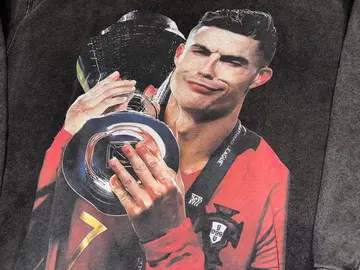 크리스티아누 호날두 맨투맨 L 사이즈