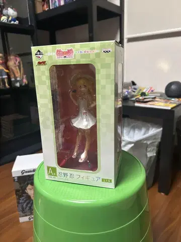 오시노 시노부 피규어 화이트 드레스 밀짚모자