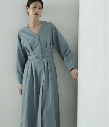 [내추럴 뷰티 베이직] 벨트 포함 V넥 원피스