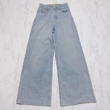 새상품급 YANUK 와이드 플레어 데님 팬츠 25 ICE