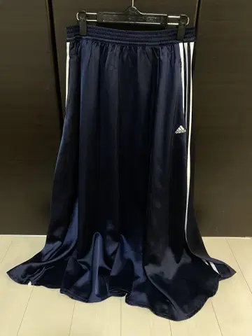 adidas 롱 스커트 미사용 새상품!