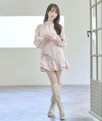 로제 뮤즈 오픈 숄더 미니 드레스 택 포함 새상품 S
