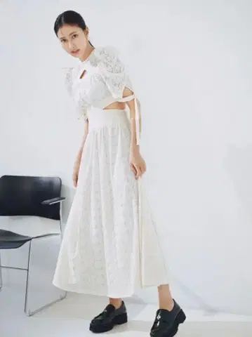 snidel 스위칭 데콜테 오픈 원피스