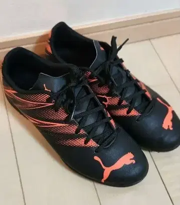 Puma 축구화 블랙/오렌지