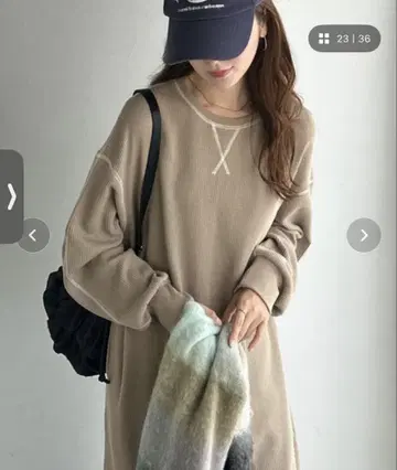 [ JaVa 자바 콜라보 ] 뒷모습이 귀여운 배색 스티치 와플 롱 원피스
