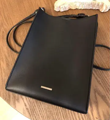 HARE 숄더백 새상품급