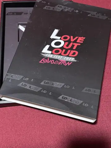 LOVE OUT LOUD FAN FEST 2023 기념 아이템
