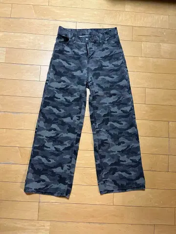 [ 가격 인하 협상 가능 ] 카모 패턴 와이드 레그 데님 팬츠 카모 팬츠