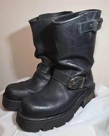 NEW ROCK 메탈릭 부츠