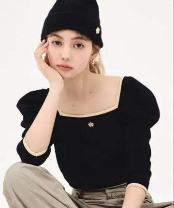 새상품급 [ LILY BROWN x MARY QUANT ] 컷 상의