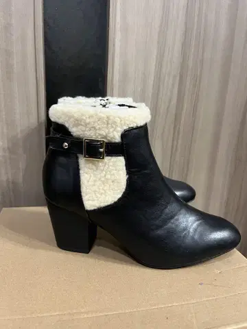 퍼 보아 숏부츠 중간 힐