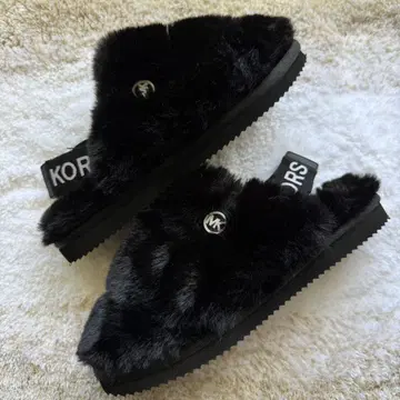 Michaelkors 퍼 슬리퍼 새상품급 23cm