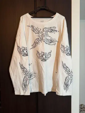 IKUMI 쿠로미 티셔츠