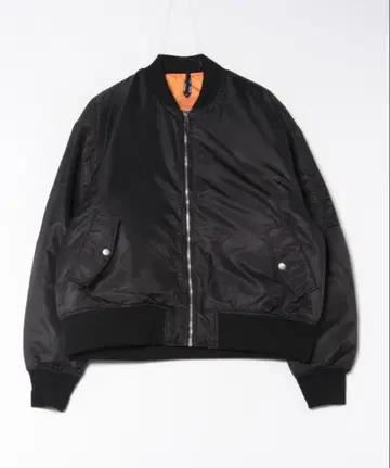 Vintage-like heavynylon twillMA-1blouson