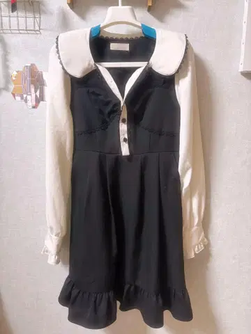카라 부착 원피스