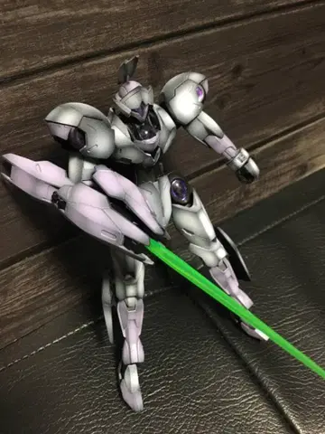 기동전사 건담 수성의 마녀 HG 1/144 미카엘리스 도색 완성품