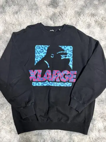 XLARGE 레오파드 무늬 맨투맨 M 사이즈 블랙