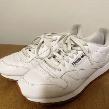 리복 클래식 스니커즈 화이트