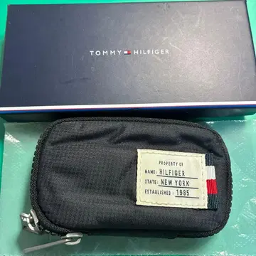 TOMMY HILFIGER 블랙 키케이스