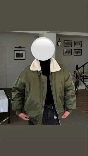 올리브 그린 봄버 자켓 인조 모피 카라 부착
