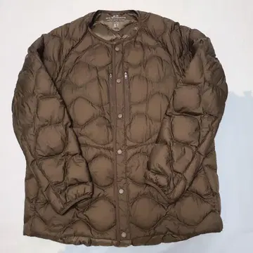 UNIQLO 화이트 마운티니어링 울트라 라이트 다운