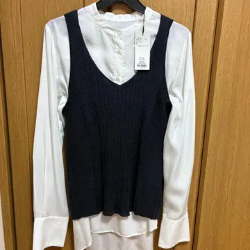 BABYLONE 블라우스와 유나이티드 애로우즈의 울 베스트