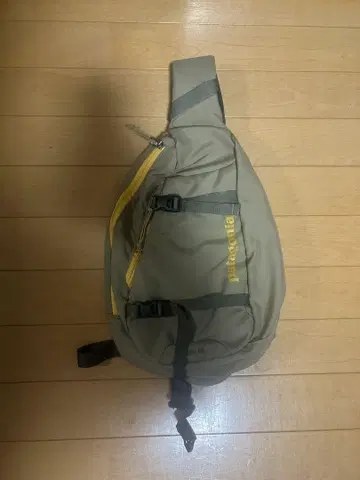 Patagonia 슬링백 카키