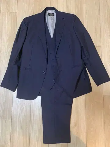 UNITED ARROWS 유나이티드 애로우즈 네이비 쓰리피스 수트