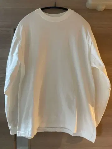 INTERIM FFFFFFT 별주 긴팔 티셔츠 화이트