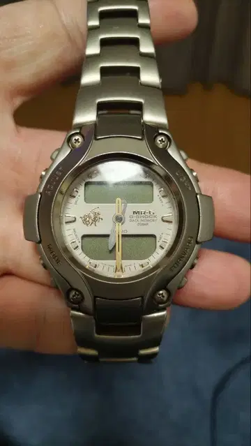 G-SHOCK MRG-130TG RUTLAND POLO CLUB 콜라보