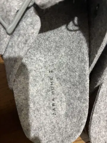 ZARA HOME 그레이 펠트 슬리퍼