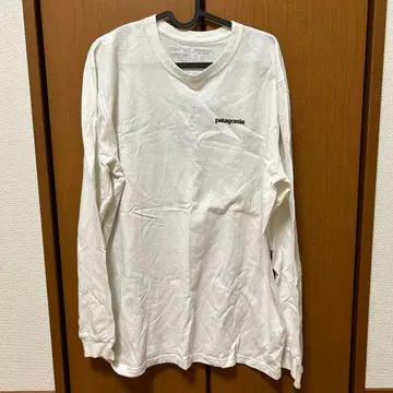 Patagonia 롱T 화이트 L 사이즈