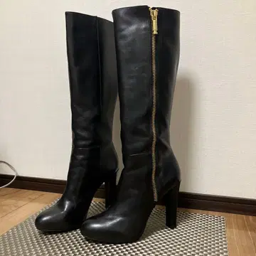바나나리퍼블릭 블랙 가죽 골드 지퍼 롱 부츠 24cm