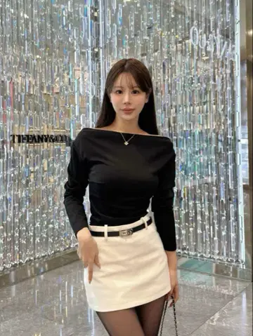 QUNG 여성 언밸런스 드레이프 개더 T 블랙