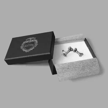 DimMoire 디무아르 뼈 모양 귀걸이 Silver 16G