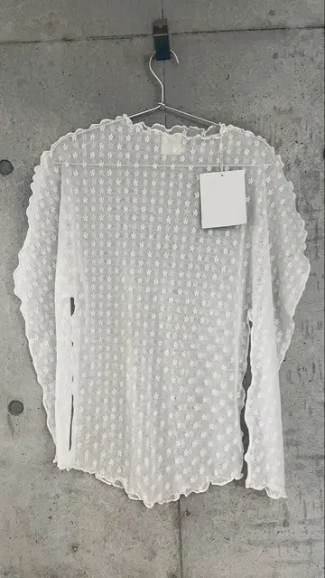 DECO 화이트 도트 무늬 긴팔 셔츠