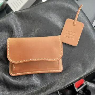 와일드 스완스 풀 쉘 코도반 텅