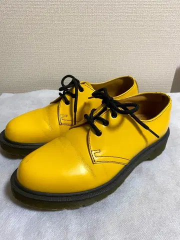 잉글랜드제 Dr.Martens 머스타드 3홀