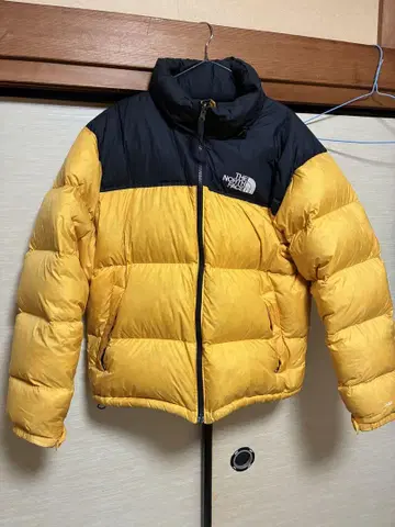 THE NORTH FACE 다운 자켓 블랙/옐로우 컬러