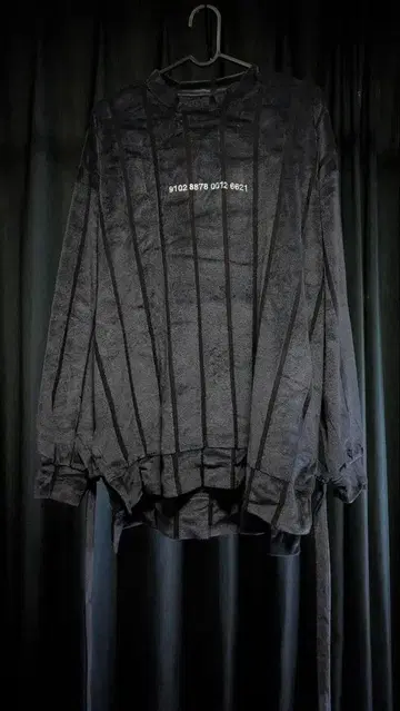SHAREEF / STRIPE VELOR MOCK NECK PO
