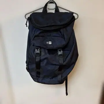 NEW ERA 블랙 백팩