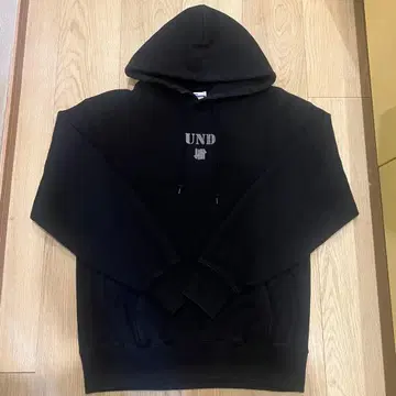 UNDEFEATED ICON PULLOVER HOOD -'Black'
