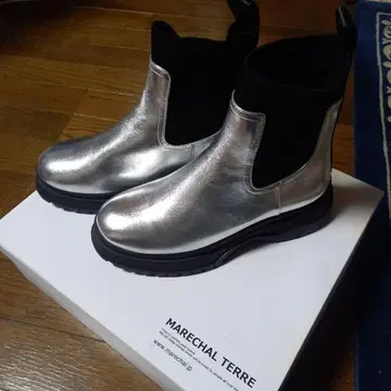 MARECHAL TERRE 메탈릭 실버 사이드 고어 부츠
