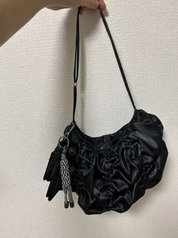 ZARA 블랙 새틴 프릴 숄더백