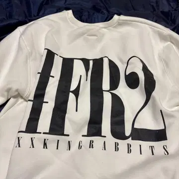 FR2 XXKINGRABBITS 크루넥 맨투맨